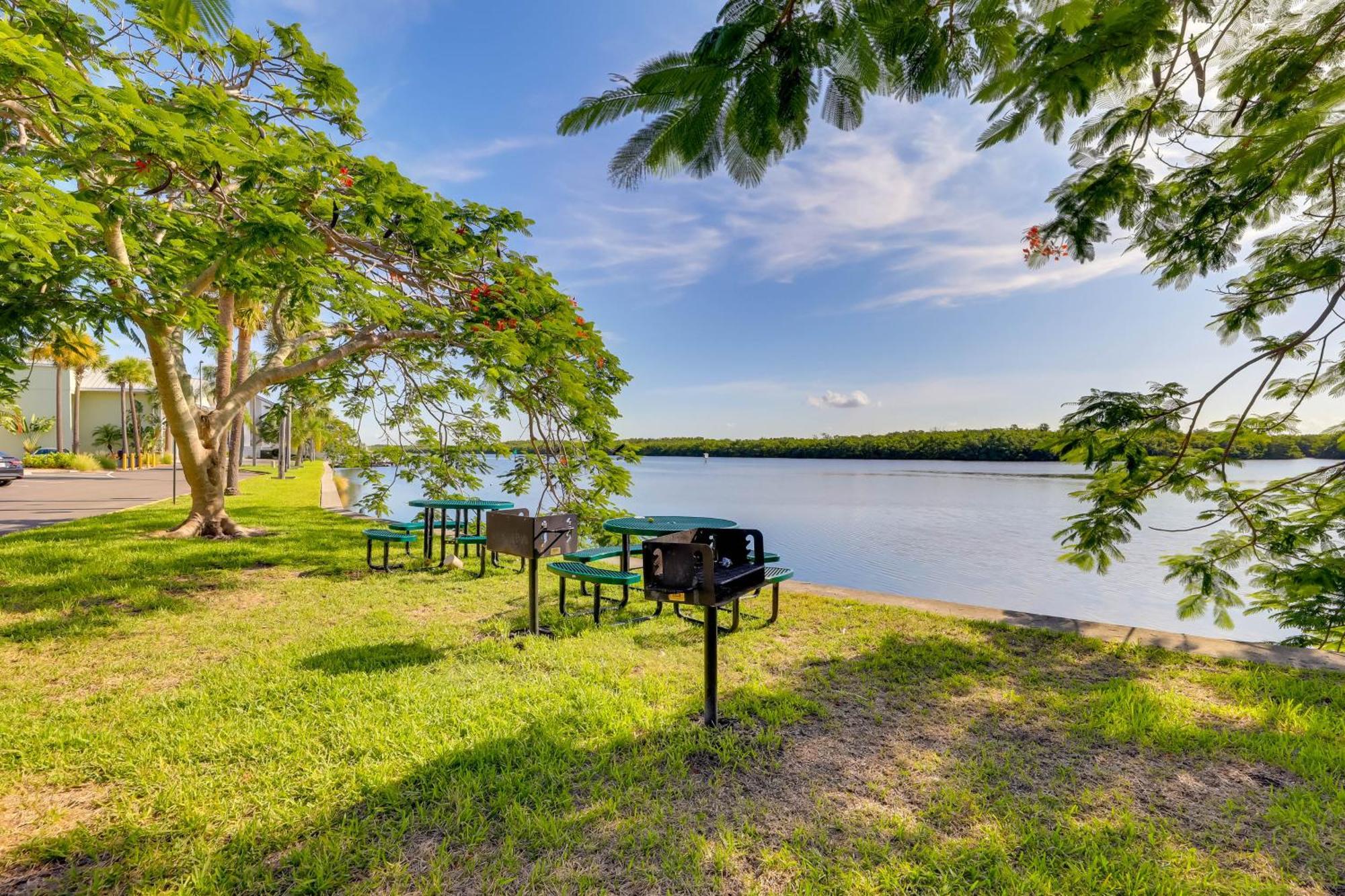 Coastal-Zen Ruskin Retreat Less Than 1 Mi To Beach! Exterior photo
